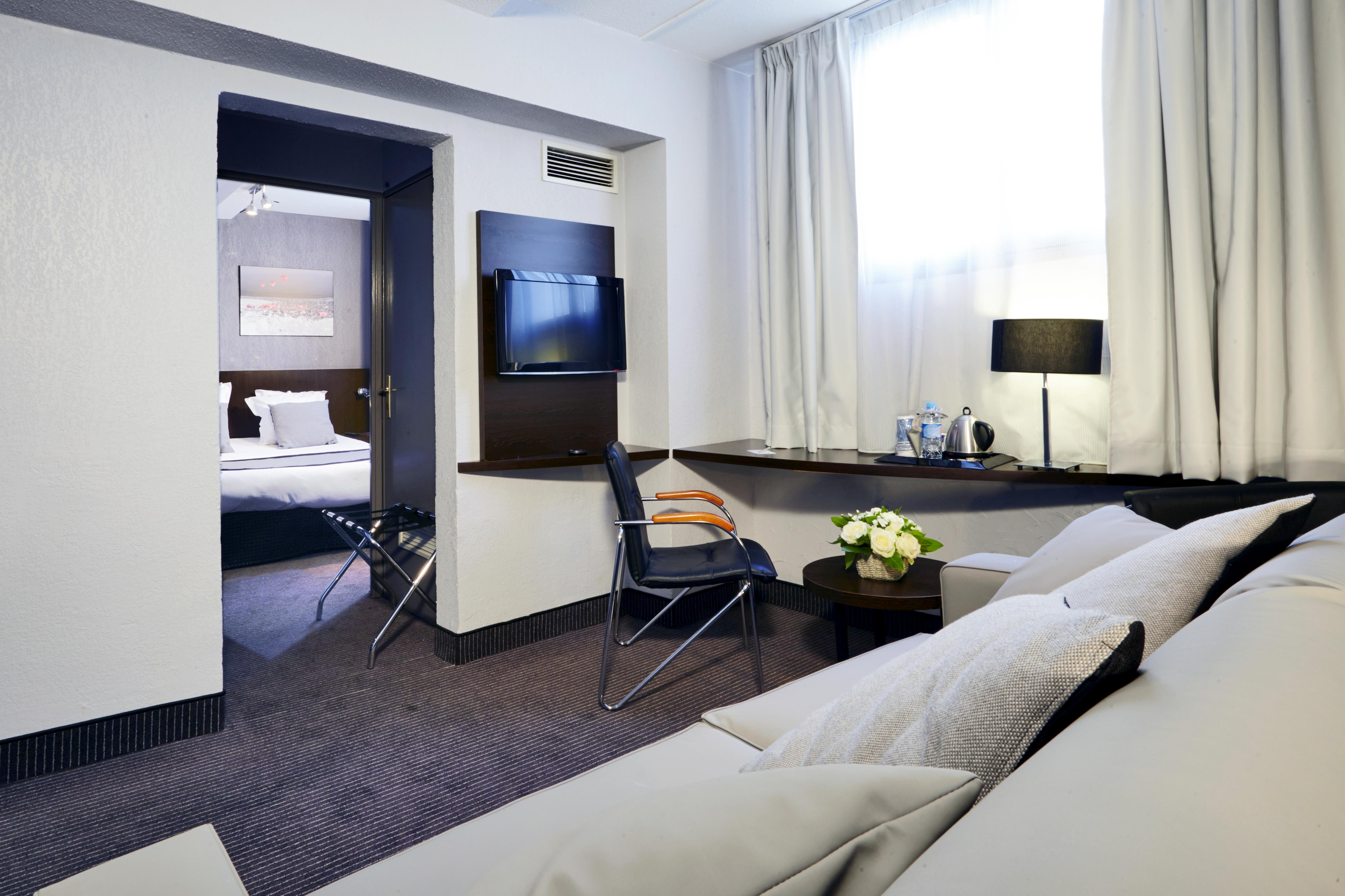 Kyriad Centre Paradis-prefecture Hotel