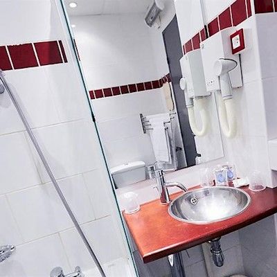 Kyriad Centre Paradis-prefecture 3* Marseille